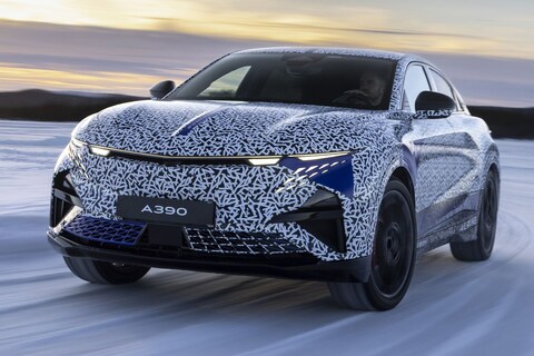 Alpine A390: elektrische Sport Fastback dwars door de sneeuw