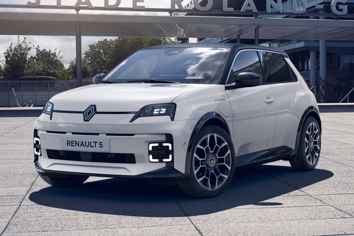 Renault 5 E-Tech Electric Roland Garros