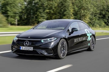 Mercedes-Benz level 3 met blauwe verlichting