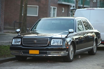 Toyota Century In het Wild