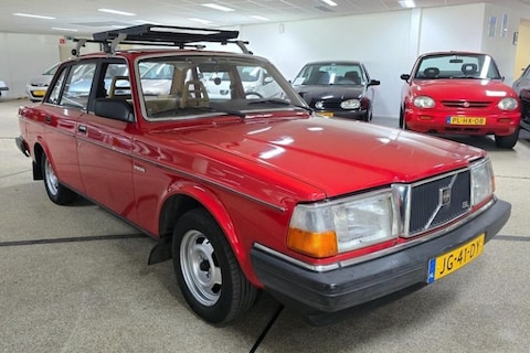 Deze Volvo 240 met lpg heeft weinig gereden - Liefhebber Gezocht
