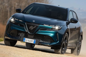 Alfa Romeo Junior Ibrida Q4