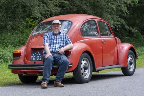 De Golf was er al maar toch kocht Theo in 1975 een nieuwe Kever, en die rijdt hij nog steeds