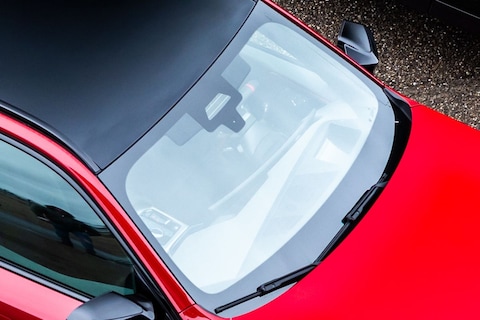 Waarom moderne auto’s geen getinte rand meer in de voorruit hebben