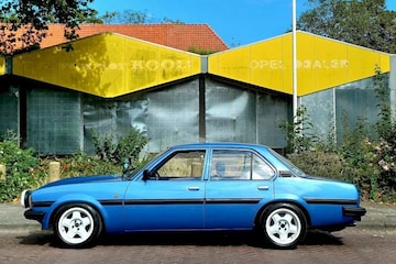 Opel Ascona B 2.0 D die er uitziet als een SR