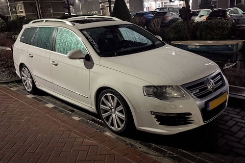 Deze Volkswagen Passat R36 is een zakelijk kanon van voor de vermogensdevaluatie – In het Wild
