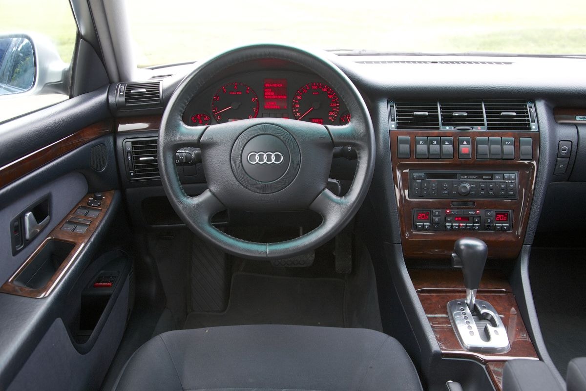 Audi A8 eerste generatie