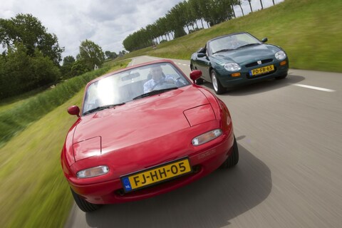 Deze heerlijke auto's brachten het roadsterplezier terug - Mazda MX-5 vs. MG F
