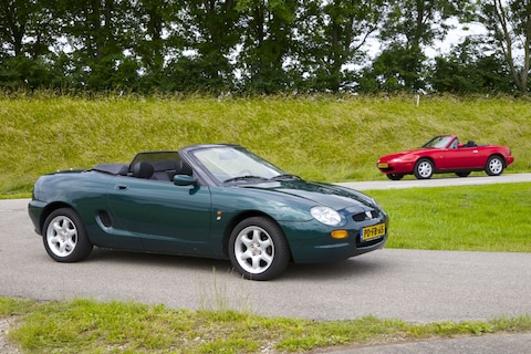 Met de MG F kreeg de roadsterrevival nog meer momentum