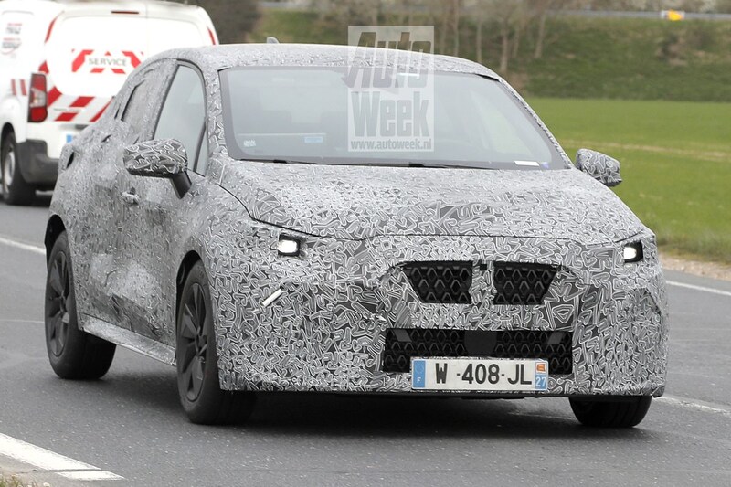 Renault Clio spyshots
