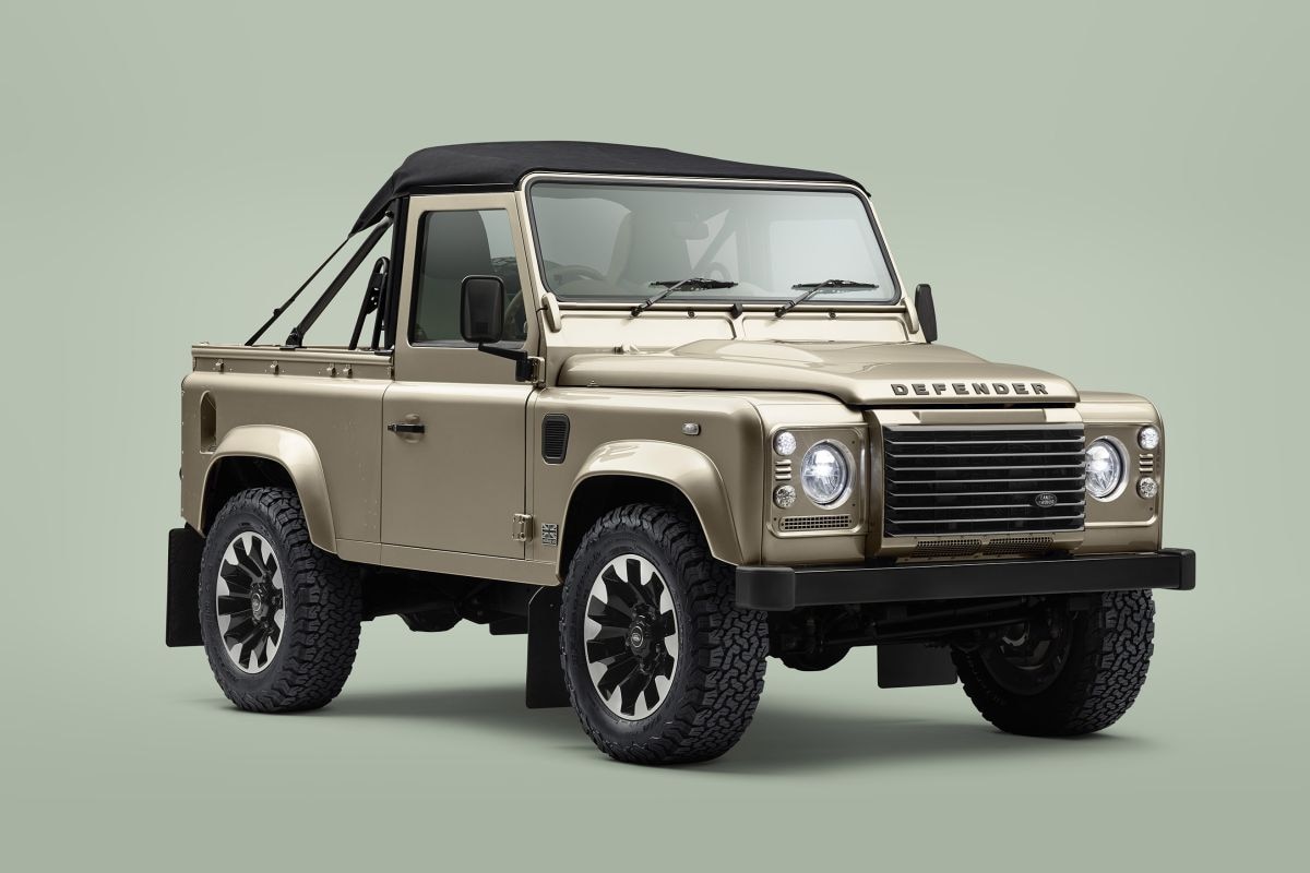 Land Rover Classic Defender V8 Soft Top 