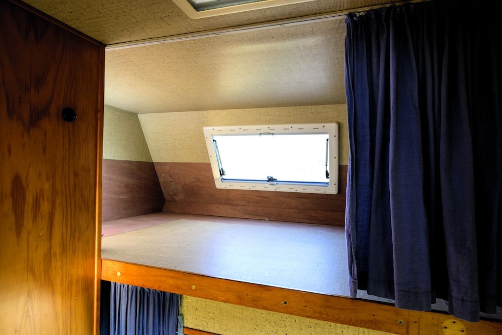 Oude camper. Bimobil FM 400 Mercedes T1