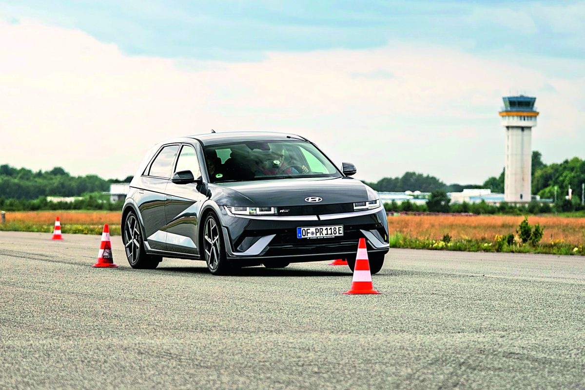 Hyundai Ioniq 5 op een testbaan