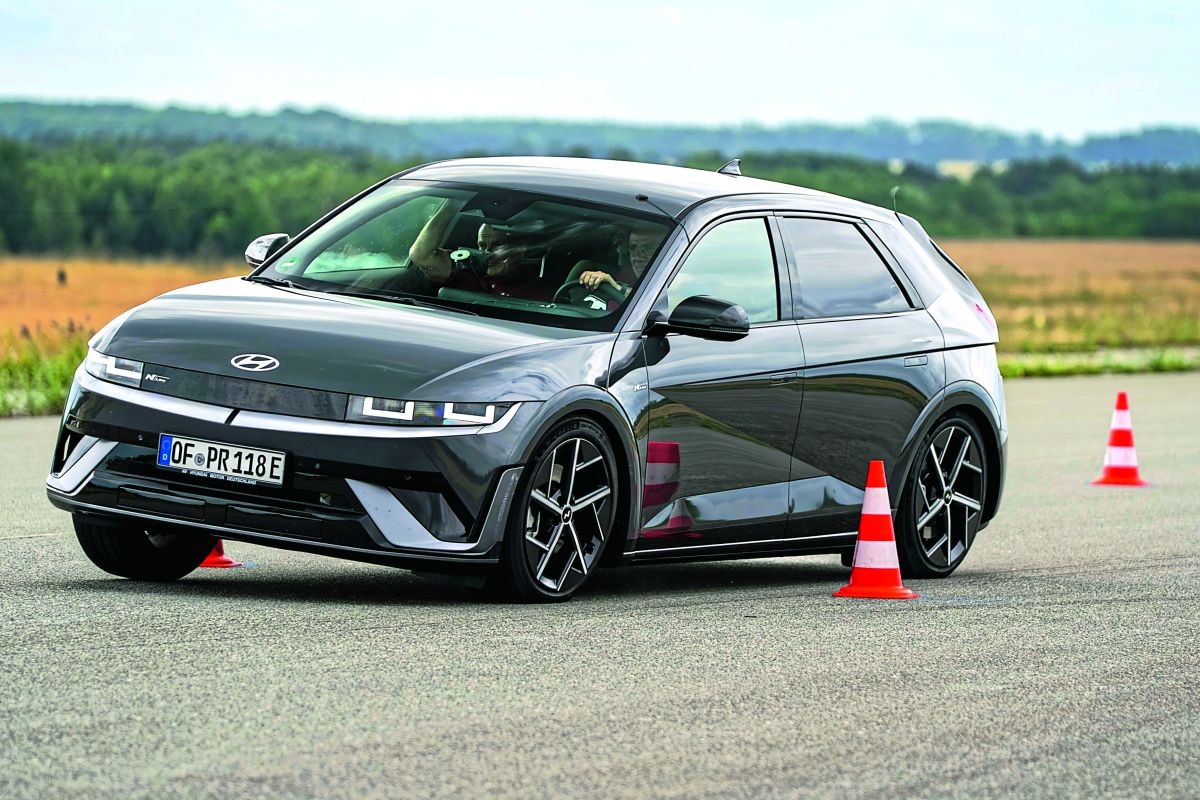 Hyundai Ioniq 5 op een testbaan