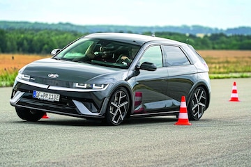 Hyundai Ioniq 5 op een testbaan