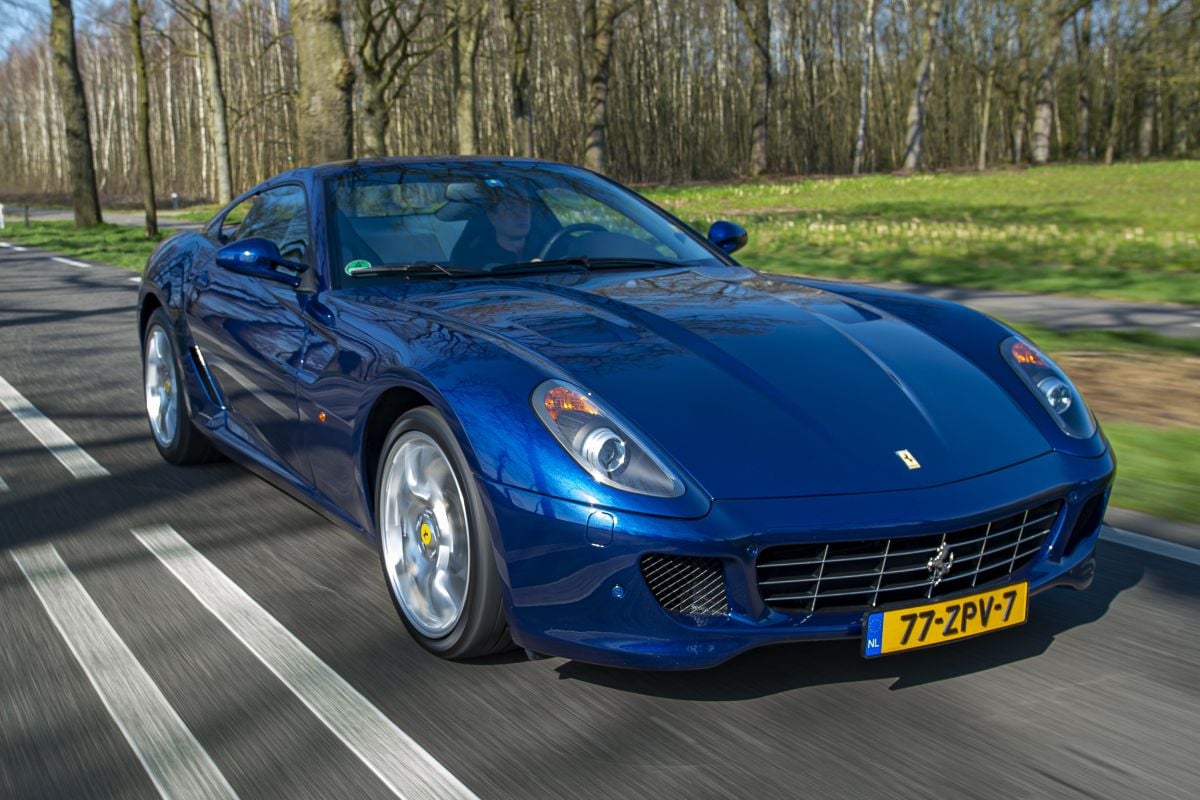 Laatste Ferrari V12's met handbak