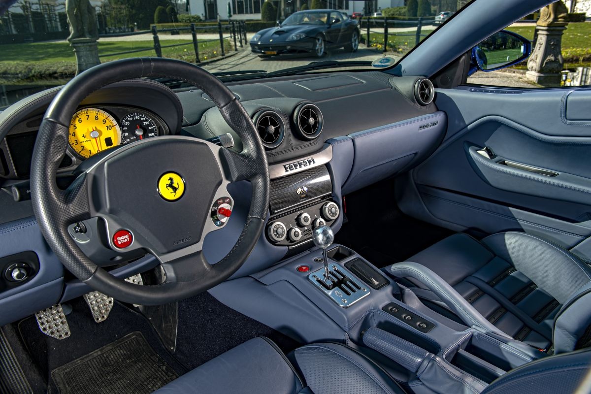 Laatste Ferrari V12's met handbak