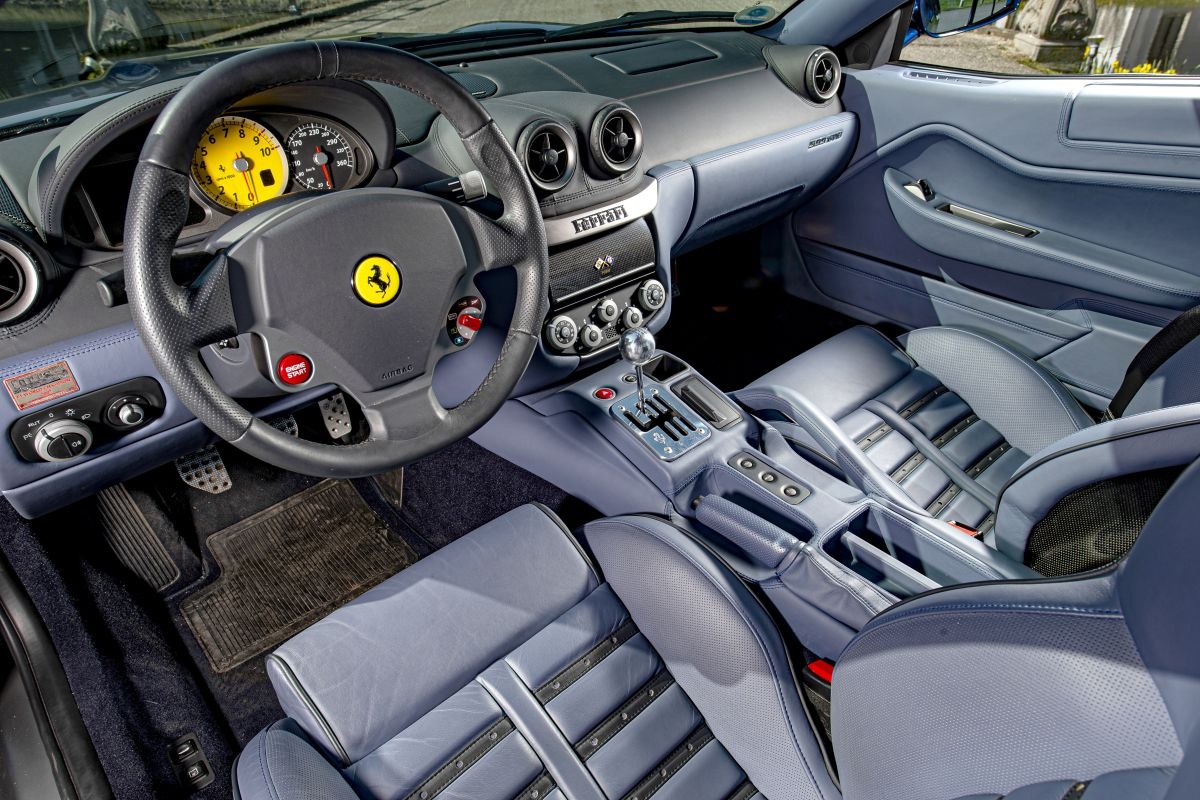 Laatste Ferrari V12's met handbak