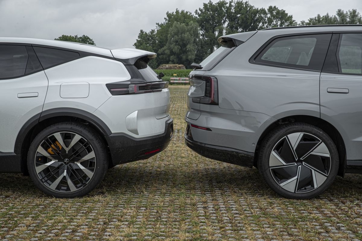 Polestar 3 naast Volvo EX90