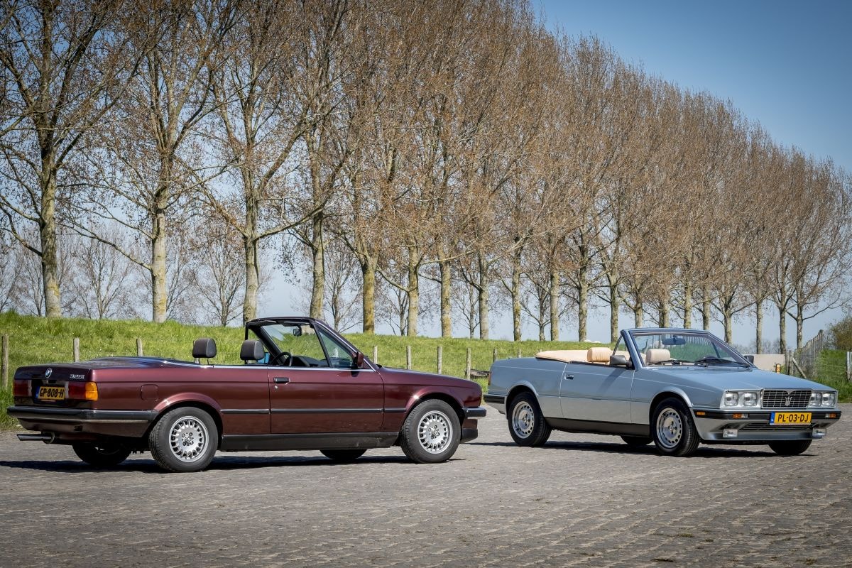 BMW 325i Cabriolet en Maserati 222 Spyder klassieke cabrio