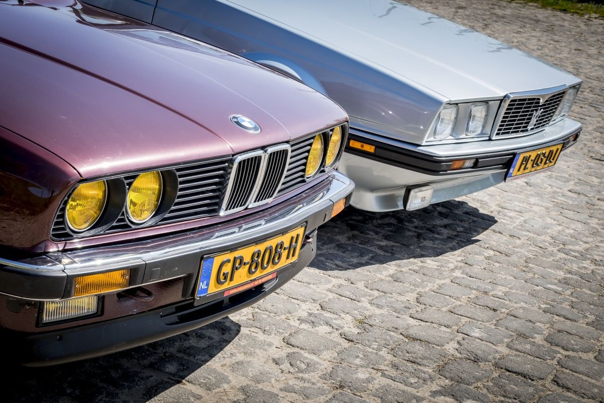 BMW 325i Cabriolet en Maserati 222 Spyder