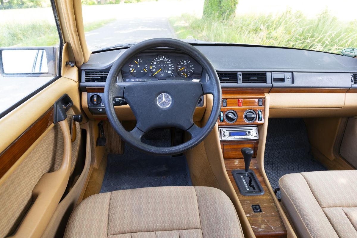 Mercedes 300D Turbo