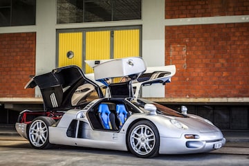 Isdera Commendatore 112i