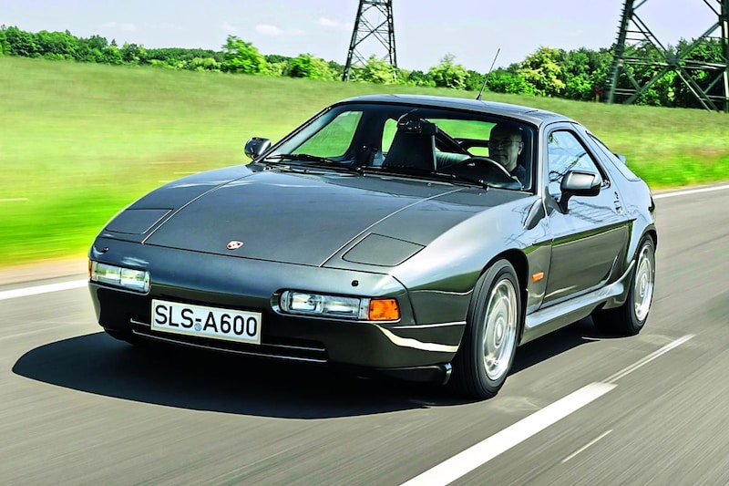 Porsche 928 met klapkoplampen van 944
