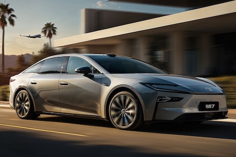 Elektrische Toyota bZ7: langer dan een Tesla Model S, bomvol Chinese techniek