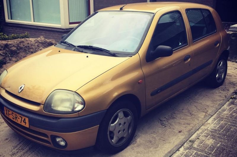 Renault Clio eerste auto