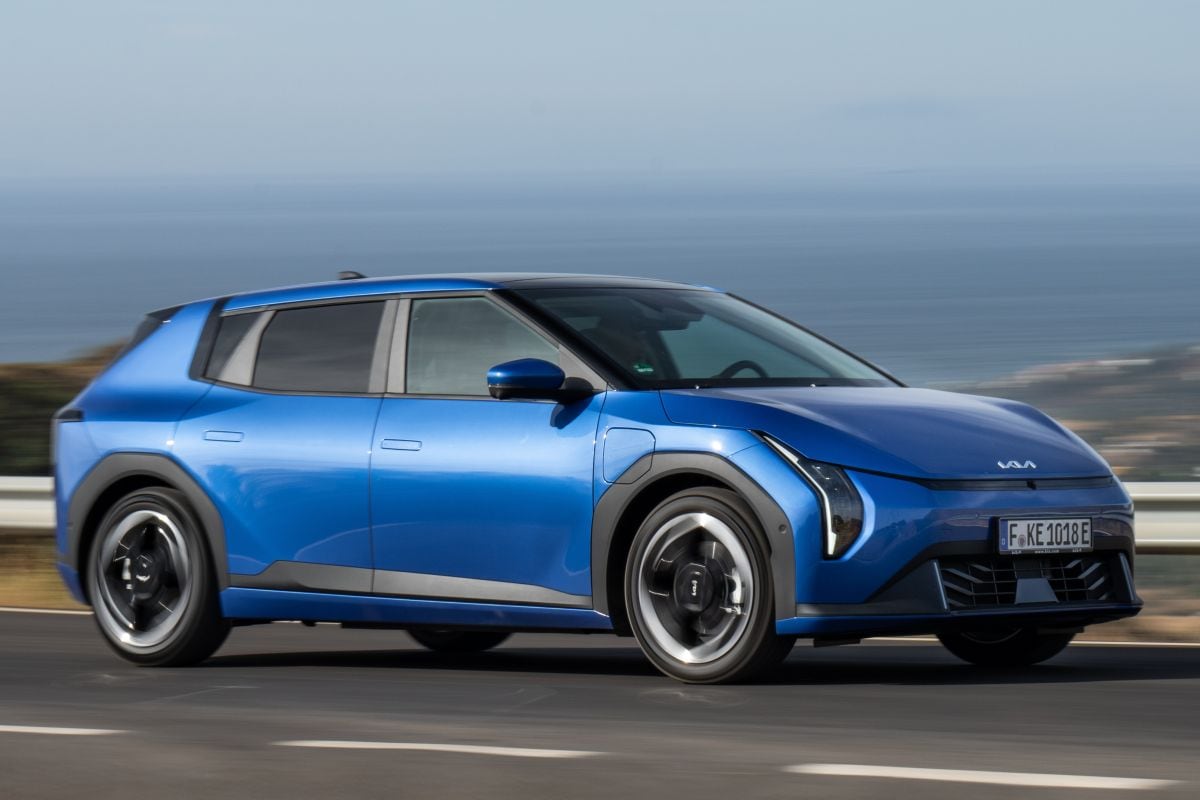 Kia EV4 rijdend