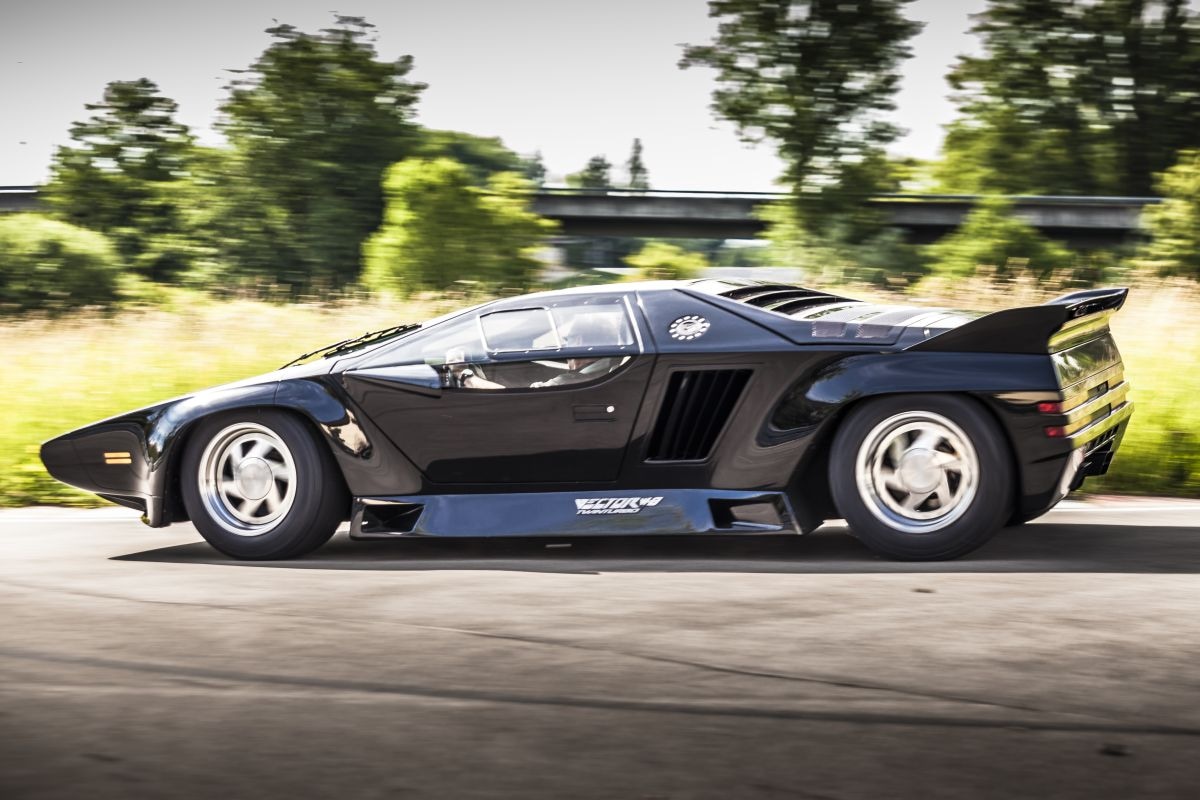 Vector W8