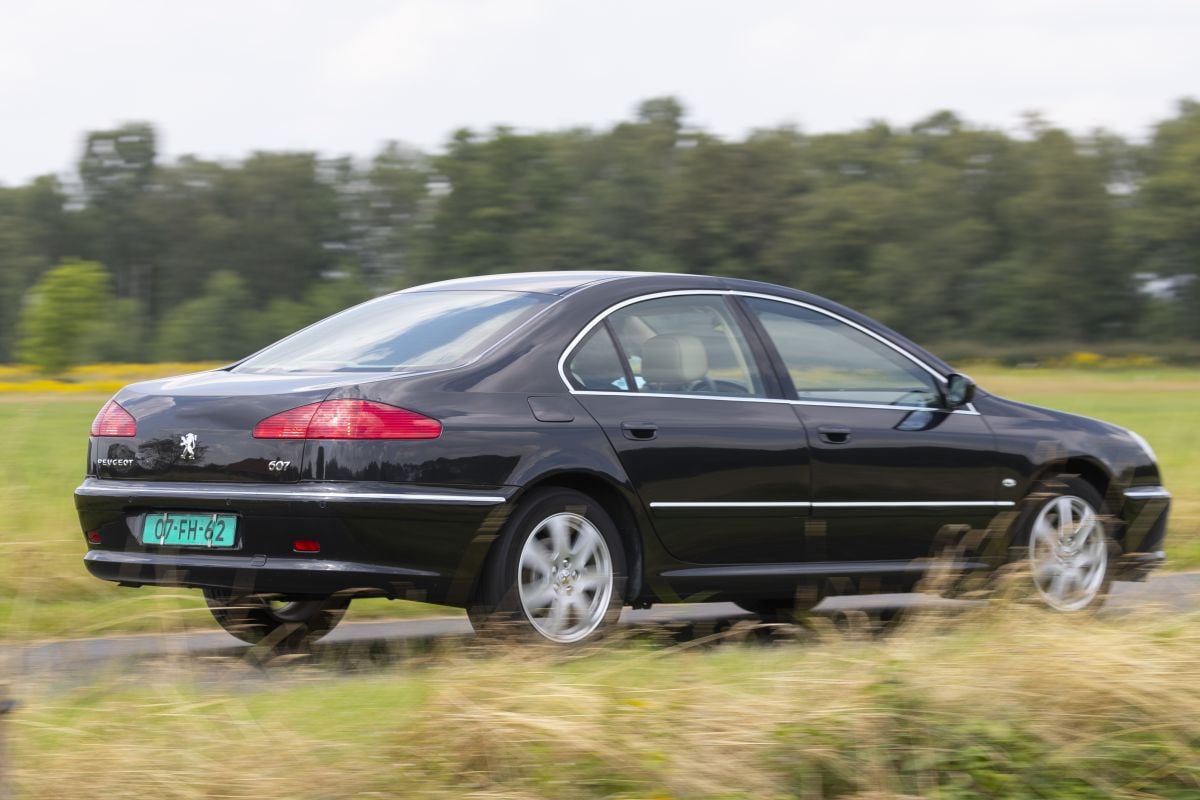 Peugeot 607
