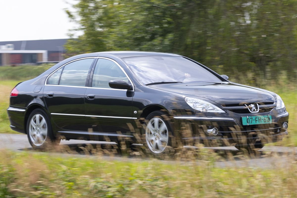 Peugeot 607