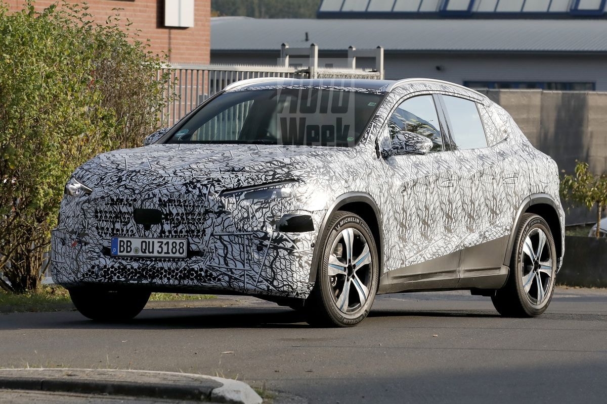 Mercedes-Benz GLA spyshots