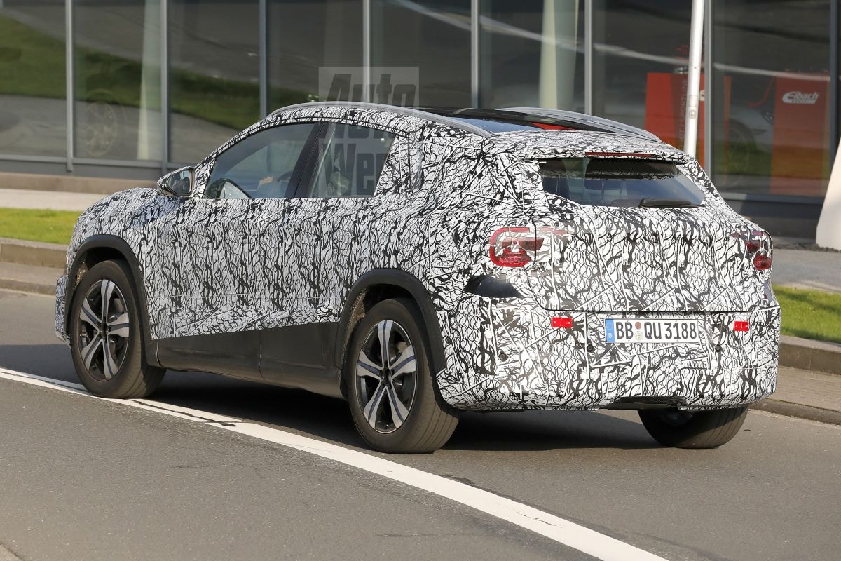 Mercedes-Benz GLA spyshots
