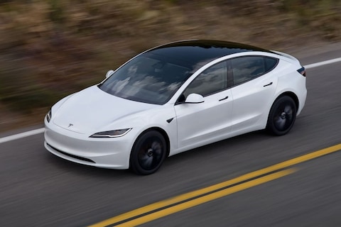 Tesla Model 3 ook als goedkopere Standard