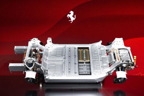 Ferrari Elettrica toont techniek: loodzwaar, razendsnel en met geluid!