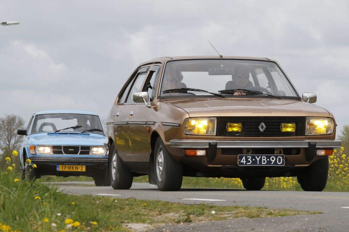 Saab 99 Combi-Coupe vs Renault 20