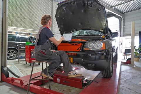 Hoe een gebruikte Tesla-motor een Volvo XC90 een tweede, elektrisch leven geeft