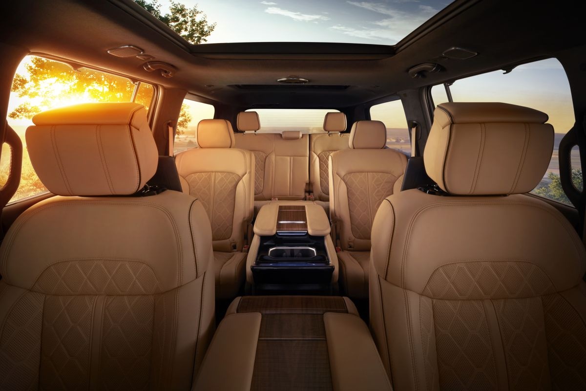 Jeep Grand Wagoneer
