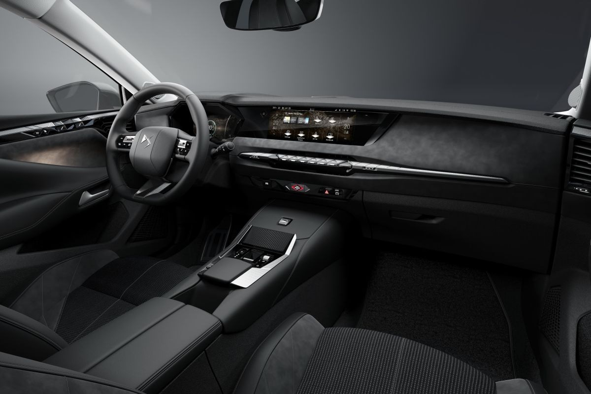 DS N°4 advertorial (ON-107399)