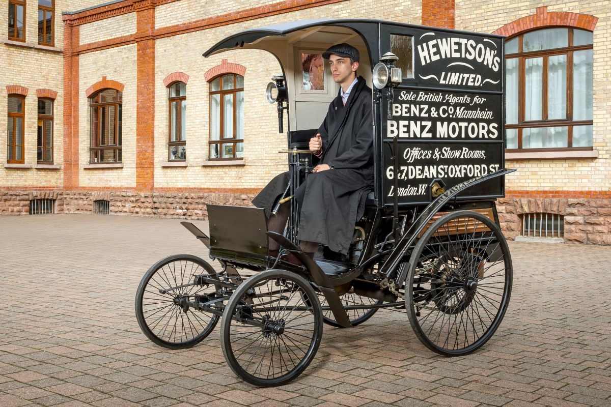 De allereerste bestelwagen van Mercedes-Benz