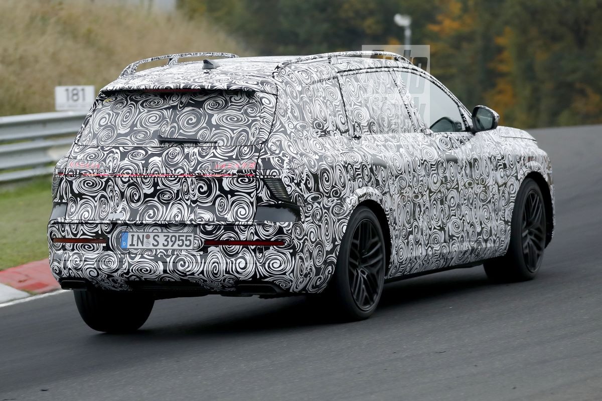 Audi Q9 spyshots