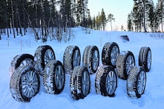 Winterbanden maat 215/55R17 sneeuw