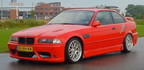 Uitgebouwde auto's van Ruud, spoilerbakken