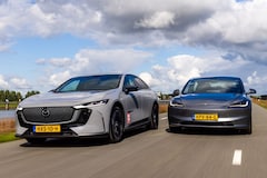 Mazda 6e vs. Tesla Model 3 dubbeltest elektrische auto's 