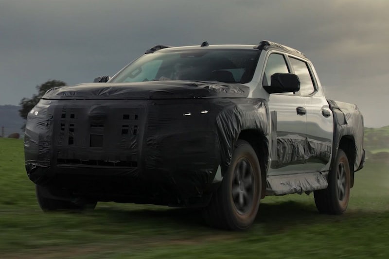 Nissan Navara teasers