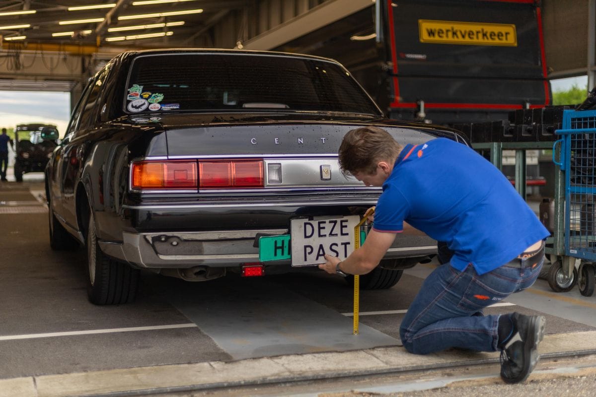 Toyota Century import met RDW-keuring