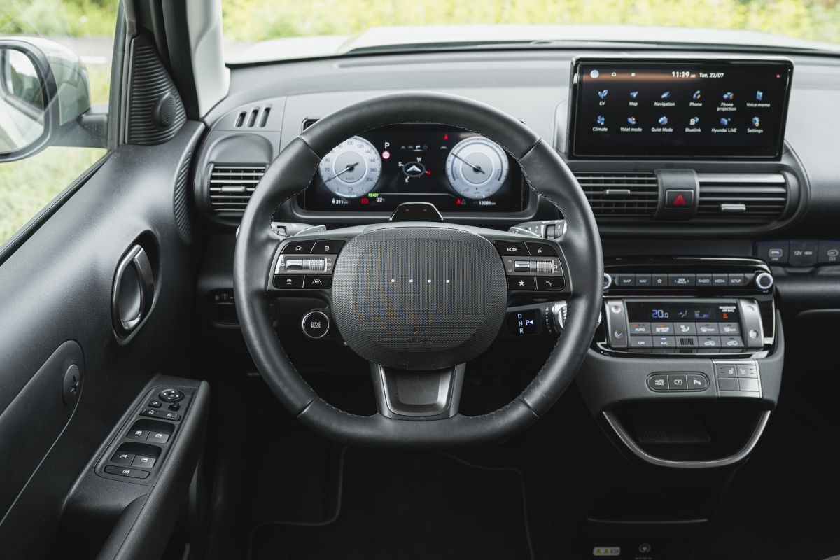 Hyundai Inster naast Ioniq 9